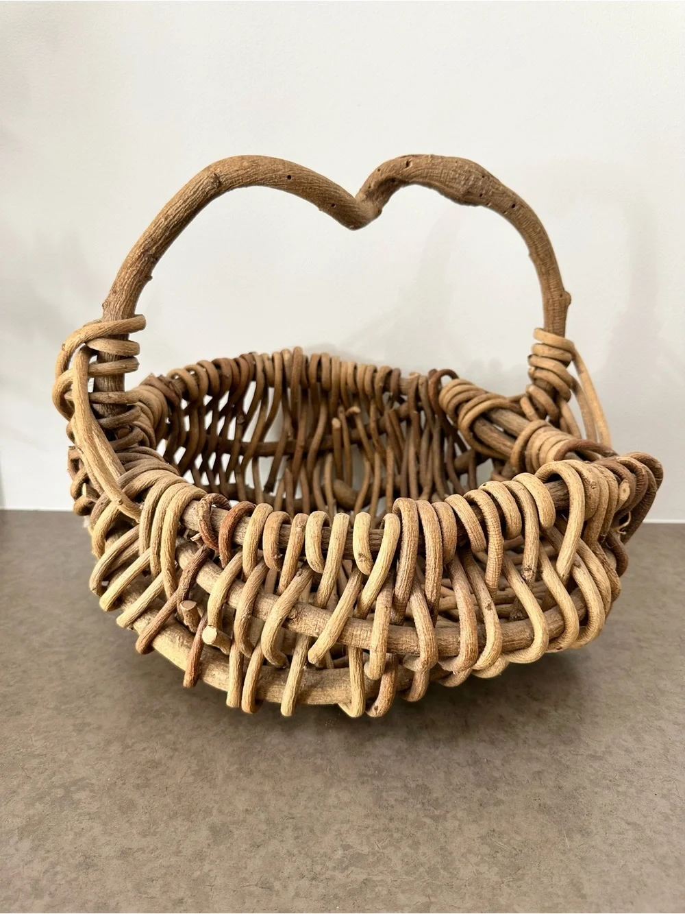 Primitive Natural Woven Thick Vine Basket with Handle - Tan Asymmetrical Gather